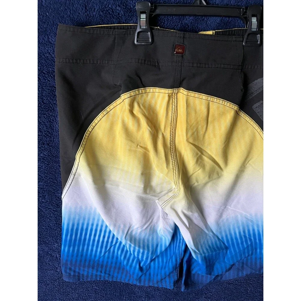 Quiksilver Board Shorts 32 Mens Active Swim Wear Yellow/White/Blue